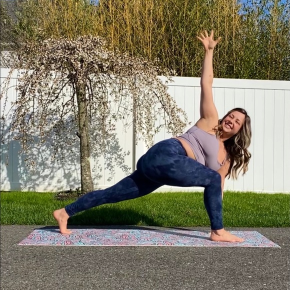 Meet your Posher, April - Picture 3 of 3